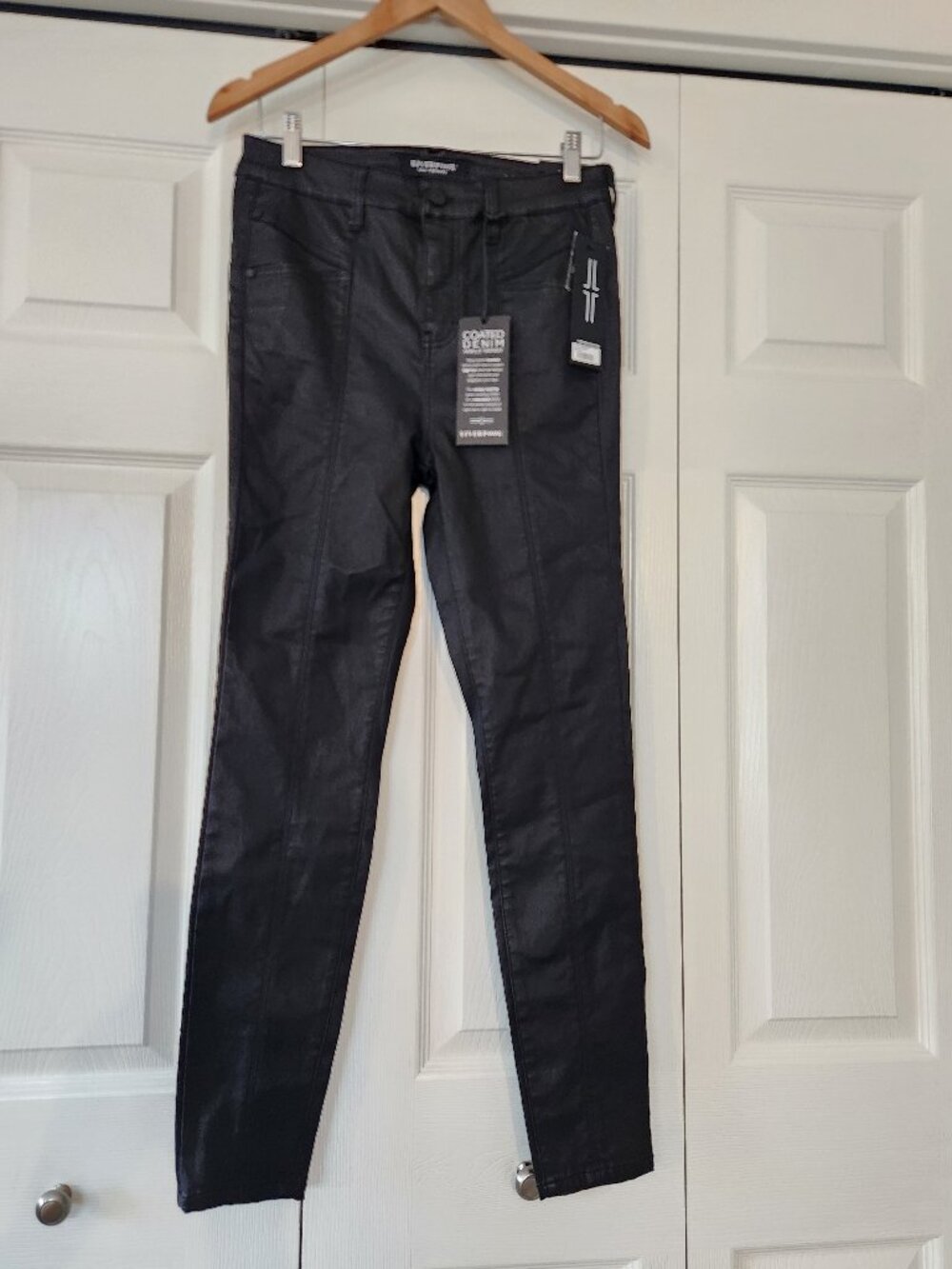 Liverpool NWT Abby HIgh Rise Ankle black coated denim jeans
